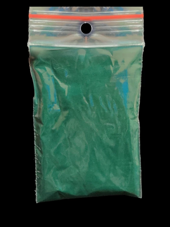 Cista spirulina pro stinky v sacku - cerne pozadi